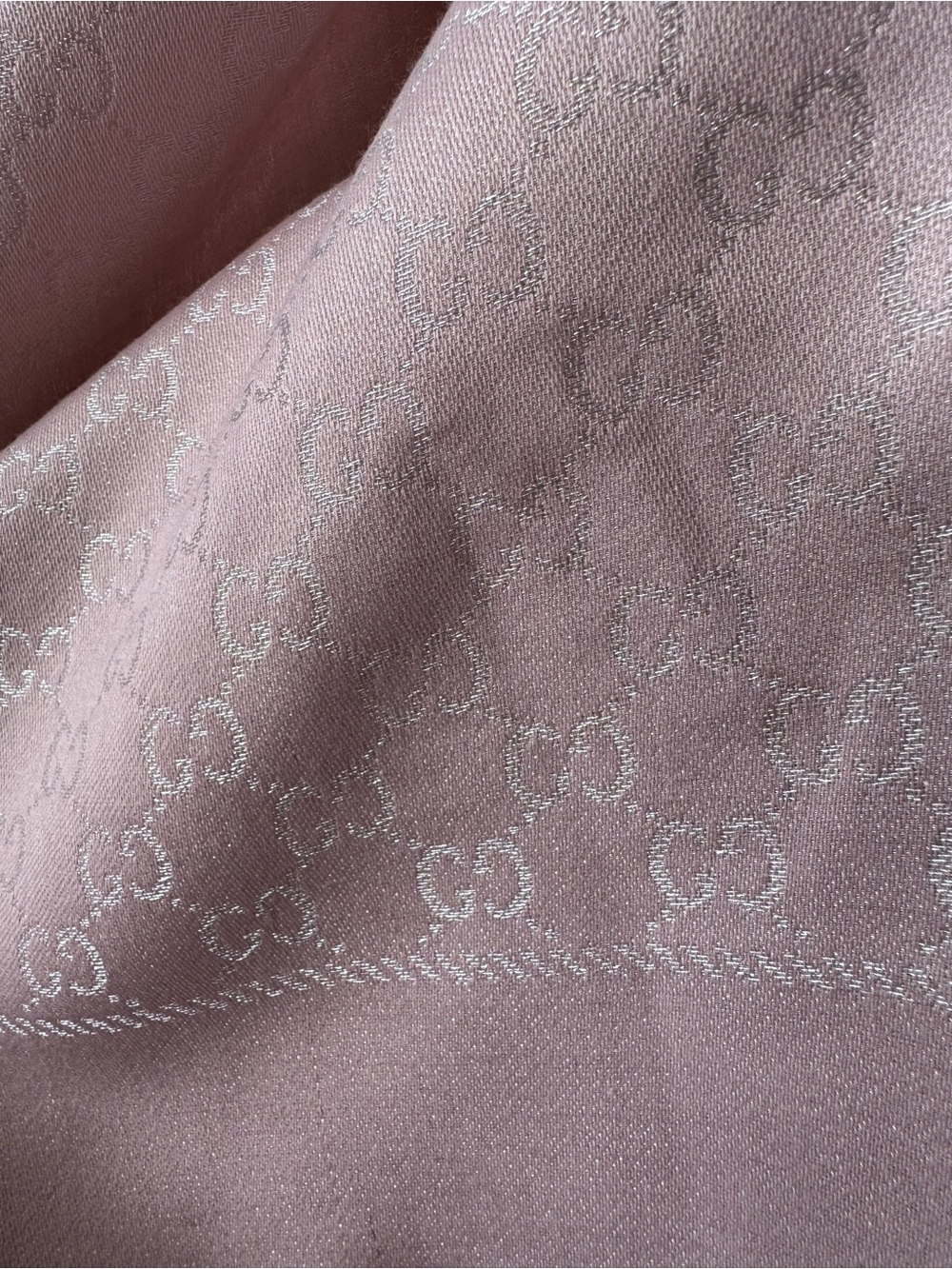 Gucci Light Pink GG Jacquard Shawl Scarf - Picture 5 of 16